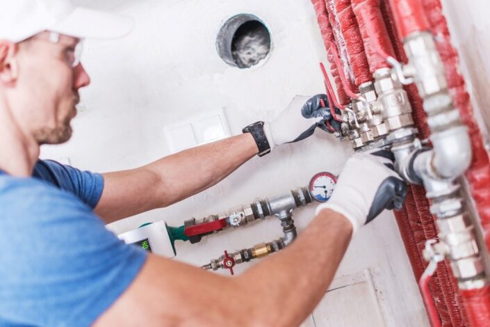 Common Commercial Plumbing Problems Businesses Face 705x470 1